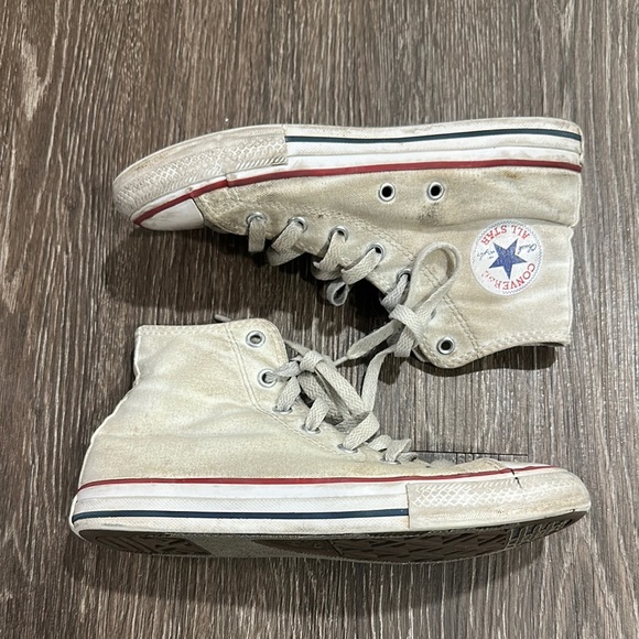 Kids High-Top Converse/Chuck Taylors - Picture 3 of 6